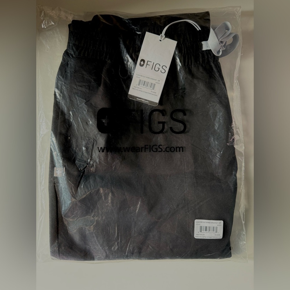FIGS Men’s Sanford Slim Tapered Scrub Pants Black Size Medium NEW